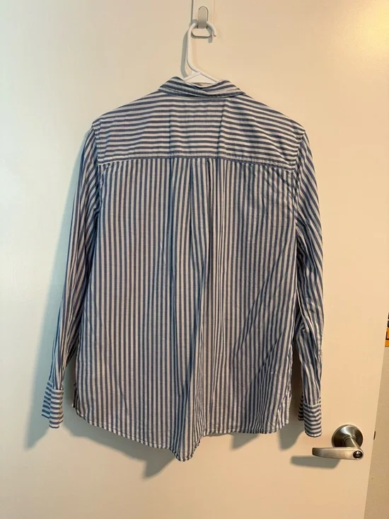 J. Crew Women’s Blue and White Striped Button-Down Shirt - Picture 4 of 5